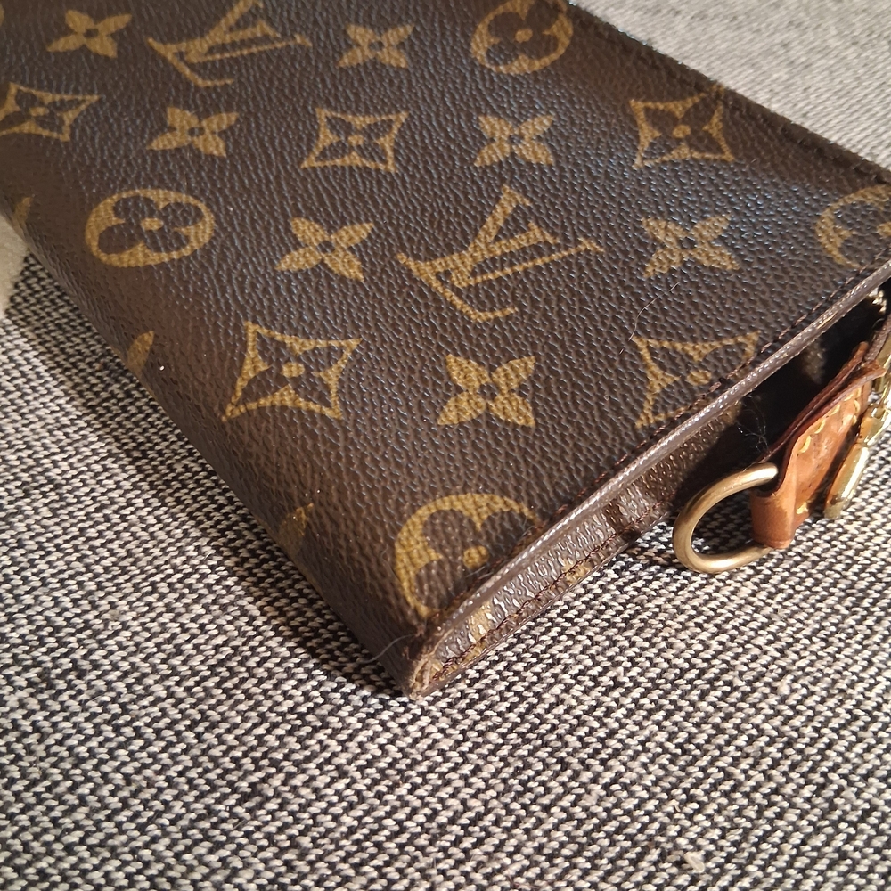Louis Vuitton Monogram Clutch - Picture 8 of 11